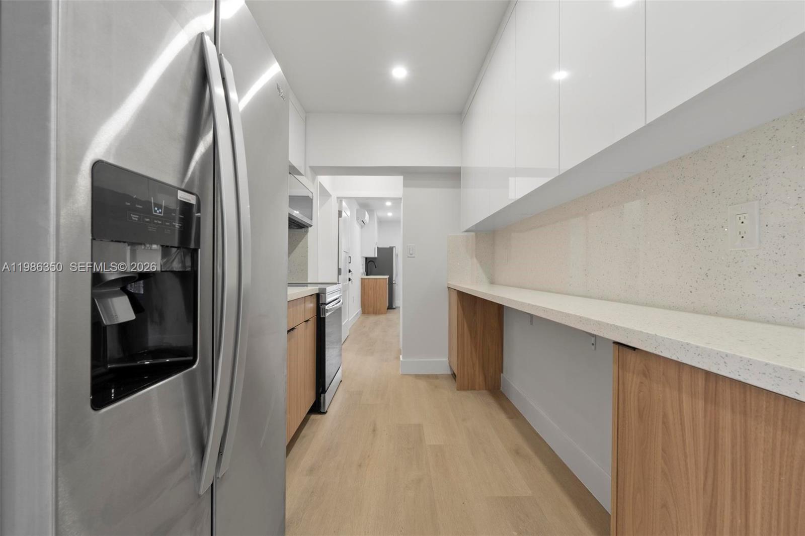 DOUGLAS 7TH COMML CENTER - Residential Lease