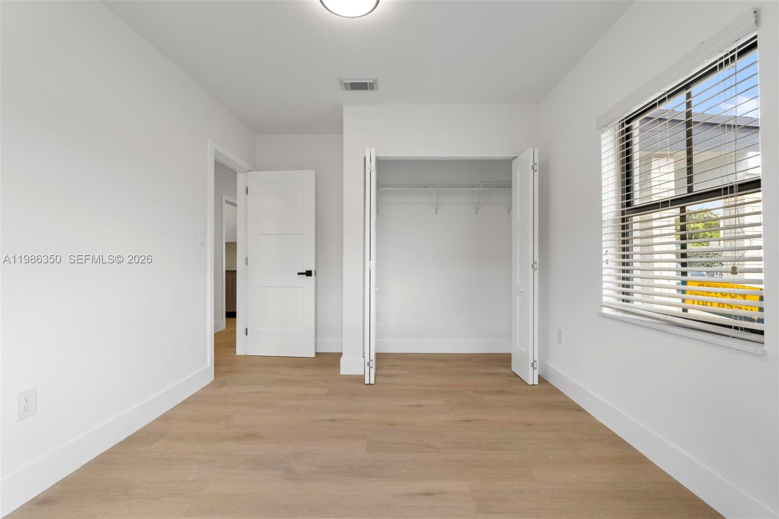 DOUGLAS 7TH COMML CENTER - Residential Lease