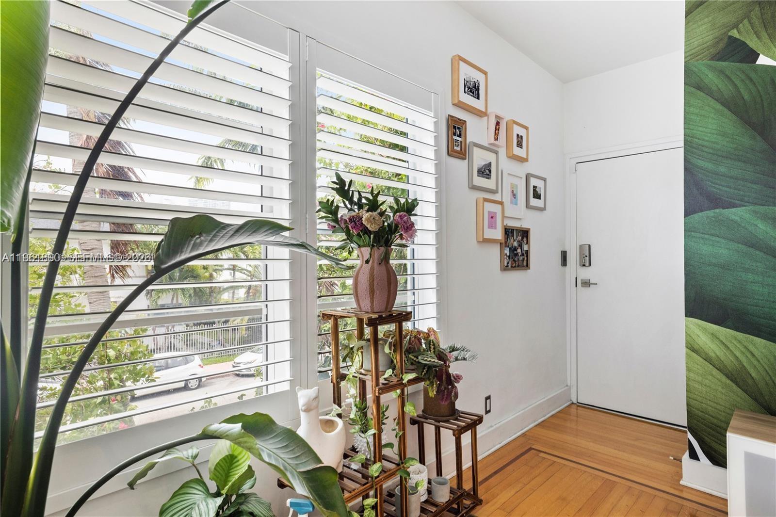 VILLA LUCCA SOUTH CONDO - Residential