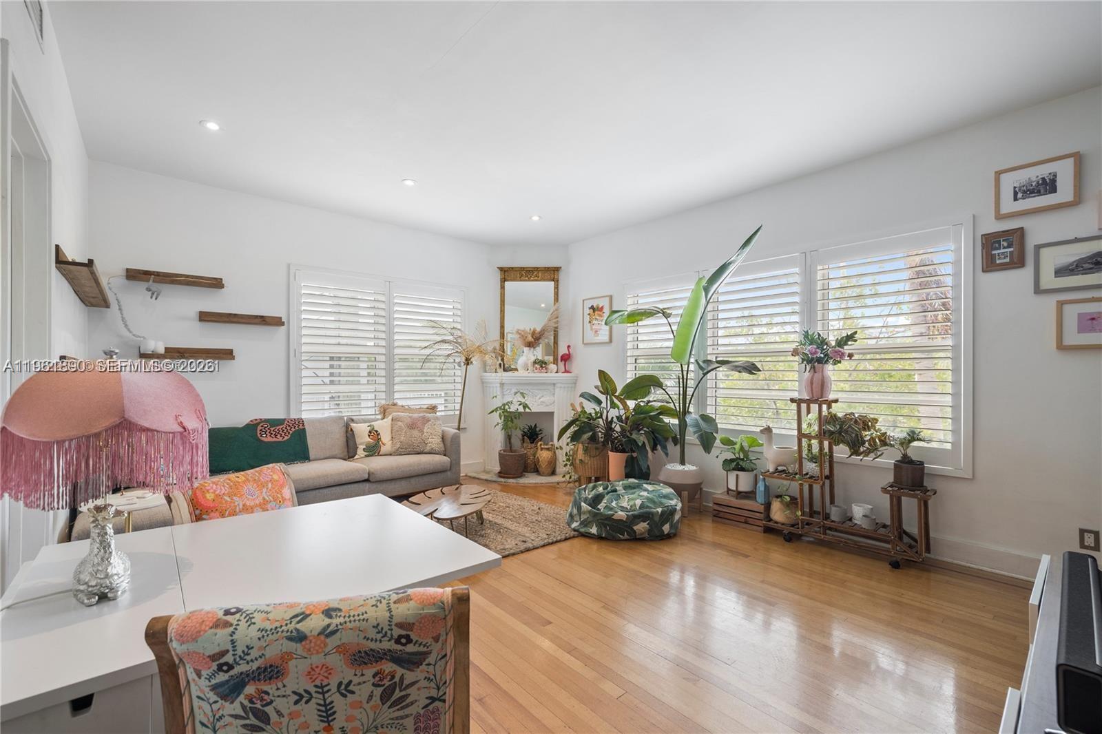 VILLA LUCCA SOUTH CONDO - Residential