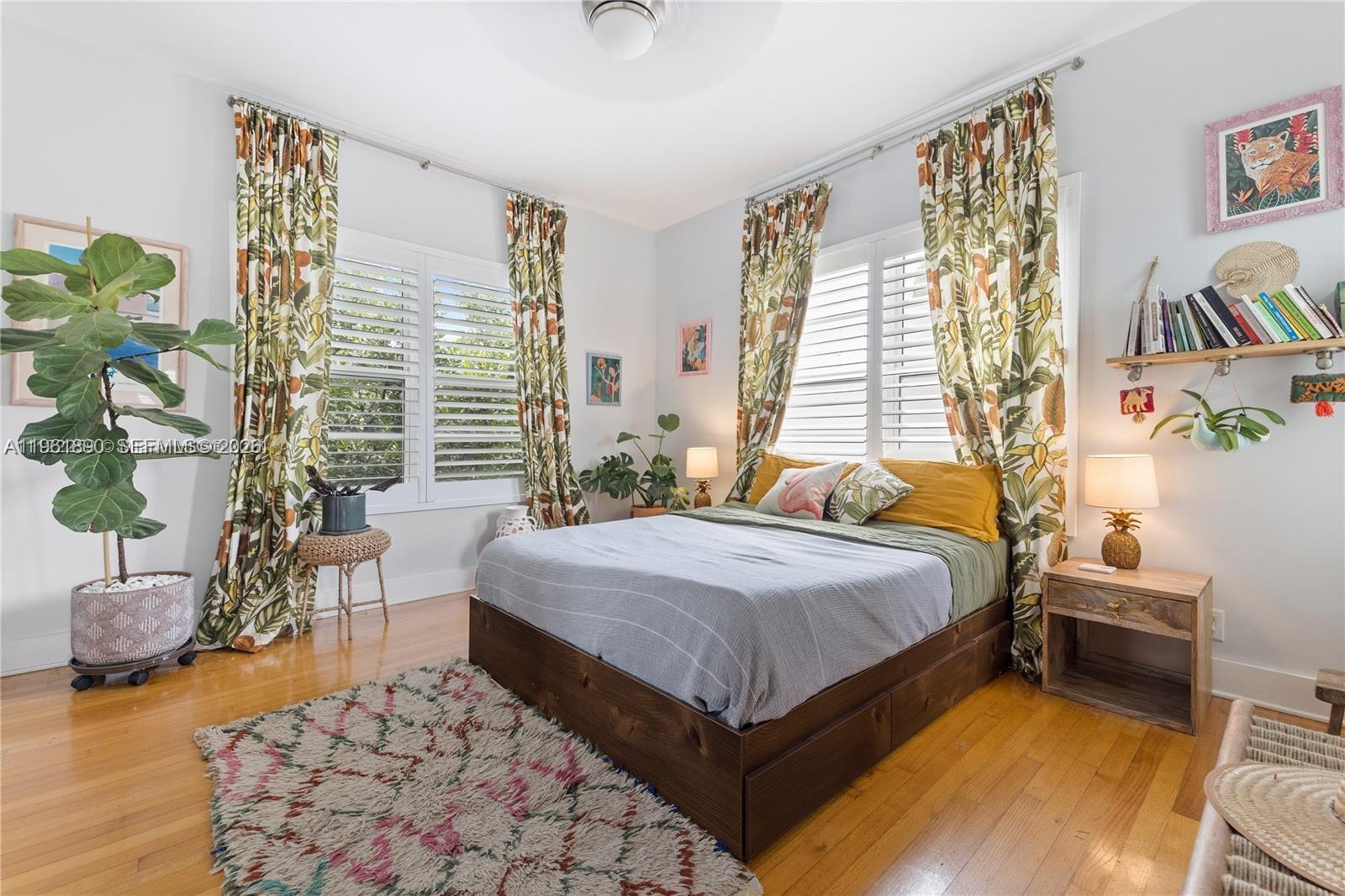 VILLA LUCCA SOUTH CONDO - Residential