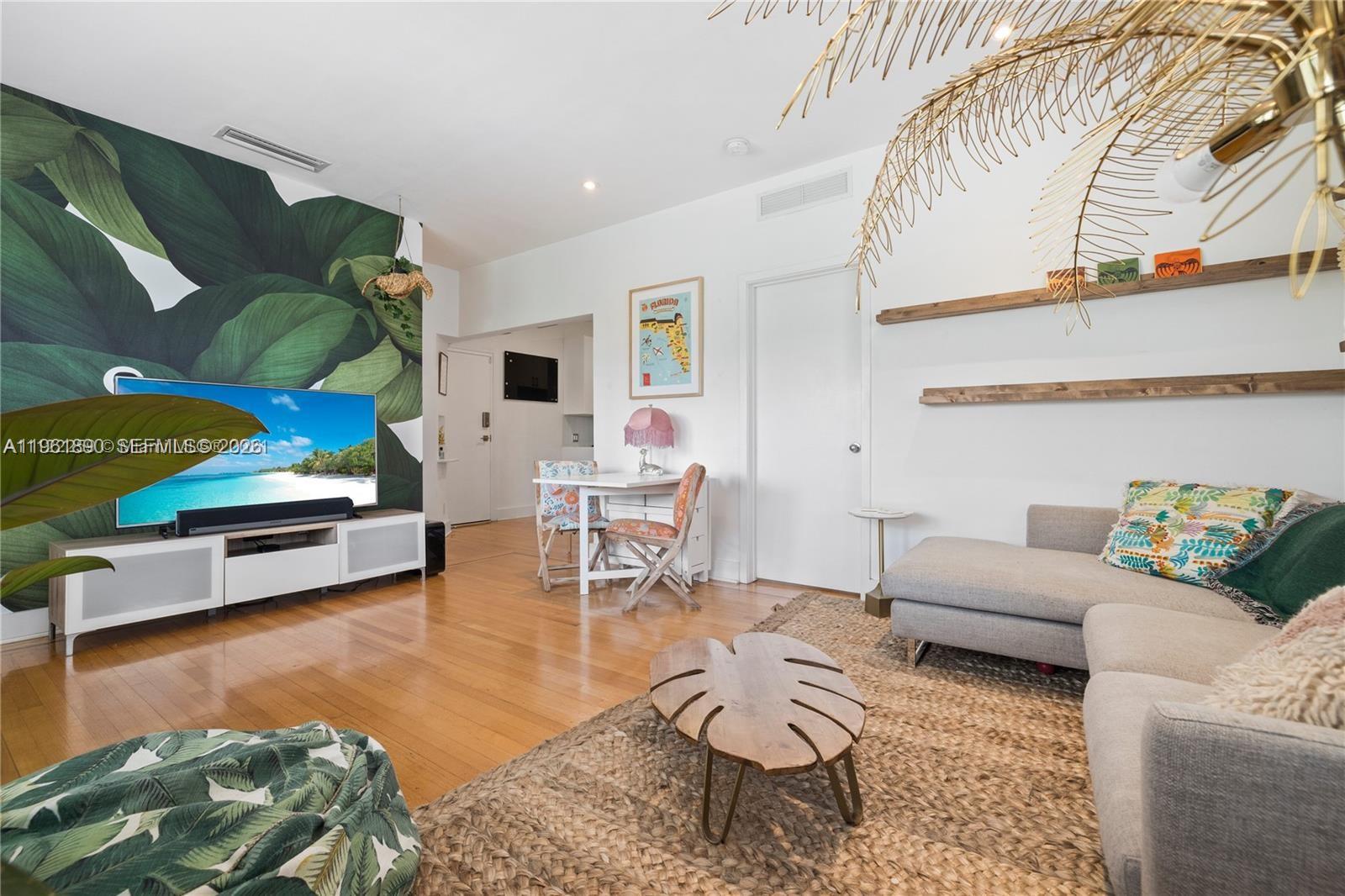 VILLA LUCCA SOUTH CONDO - Residential