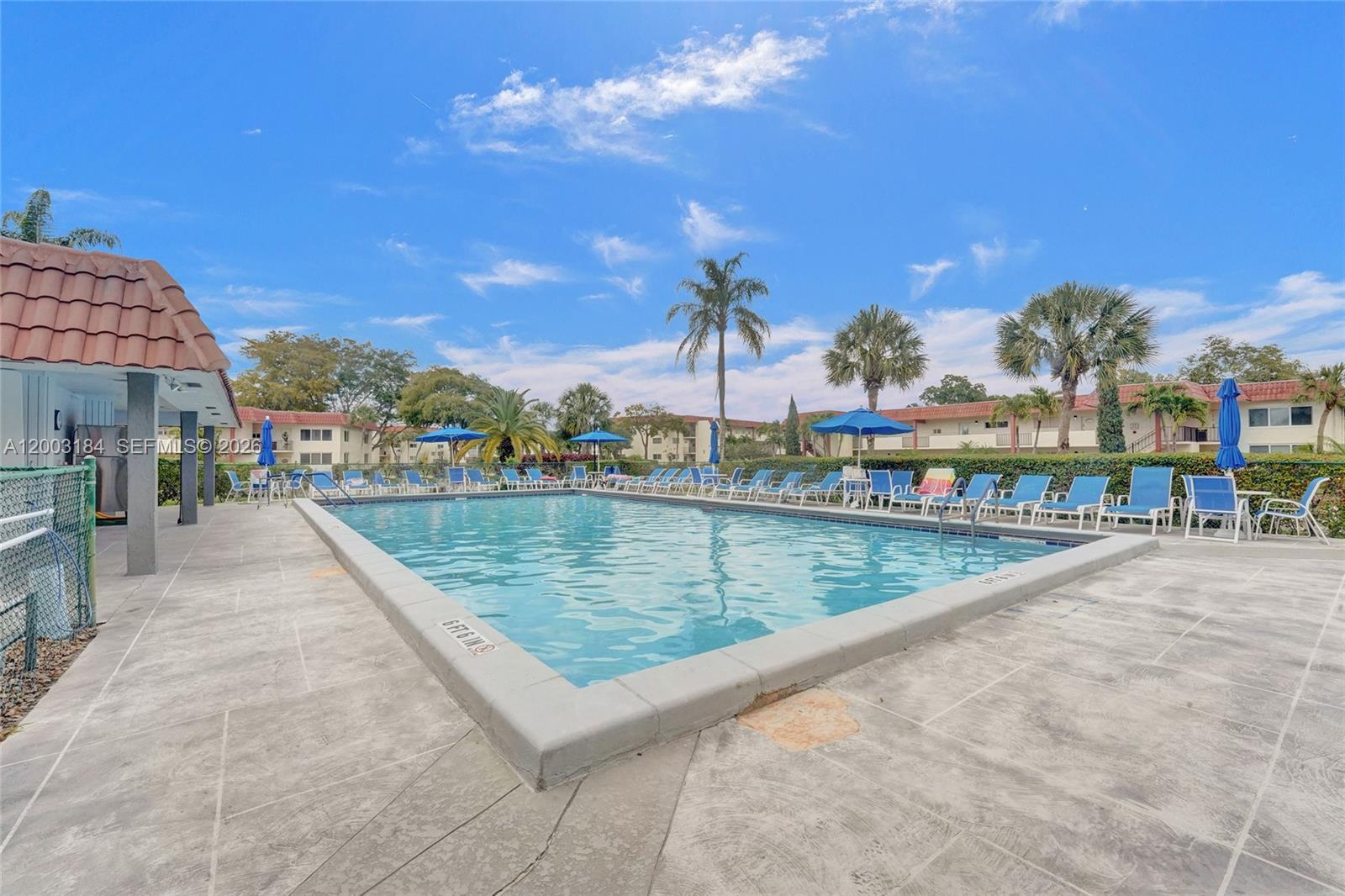 HOLLYBROOK GOLF AND - Residential