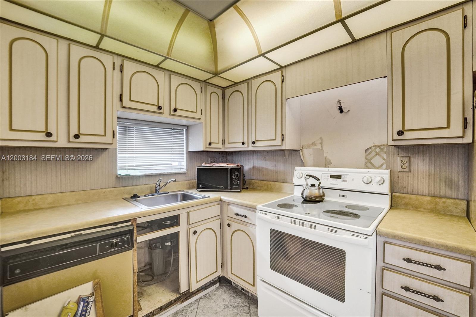 HOLLYBROOK GOLF AND - Residential