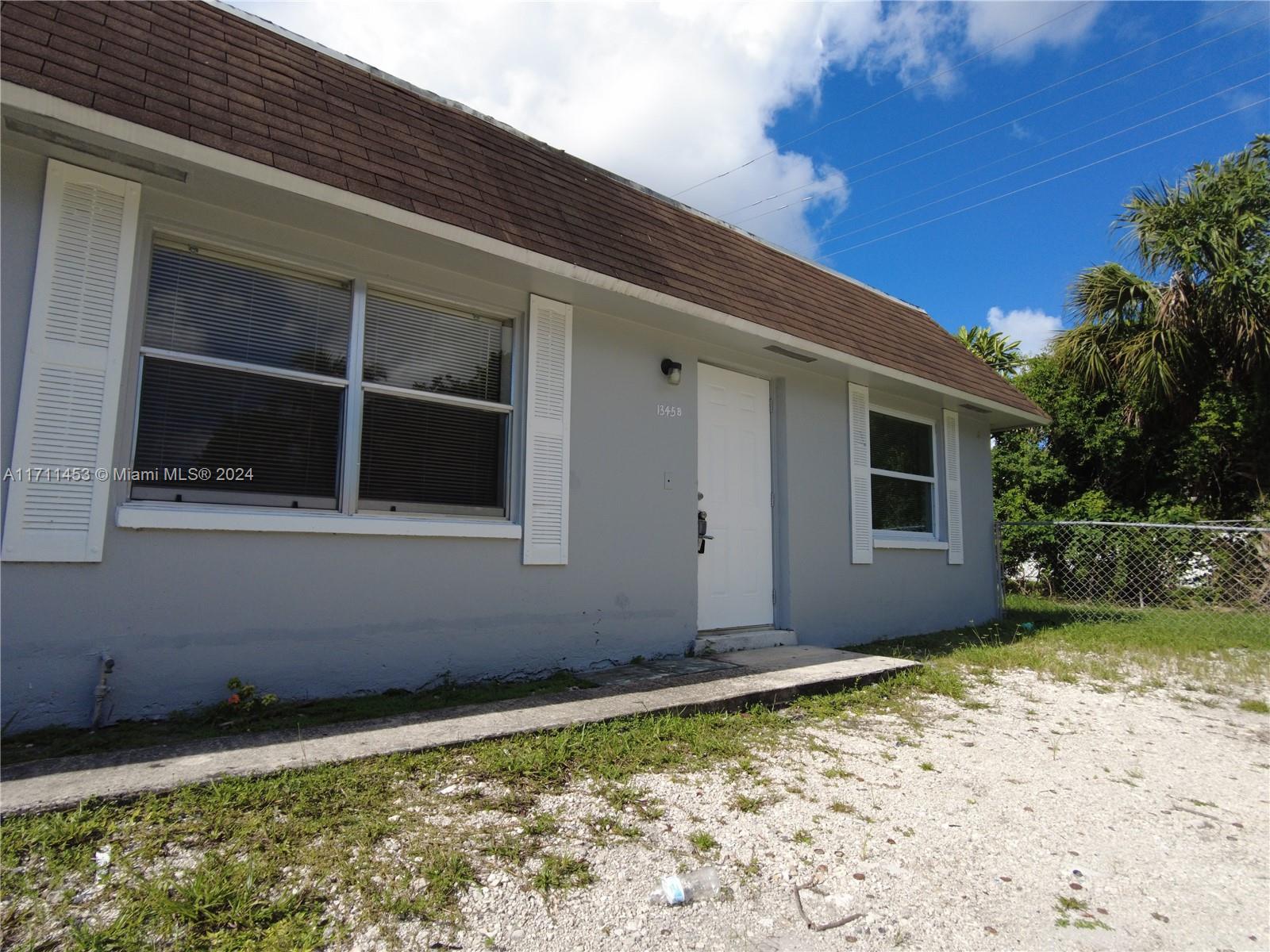 1345 Nw 8th Ave B, Fort Lauderdale, Broward County, Florida - 2 Bedrooms  
1 Bathrooms - 