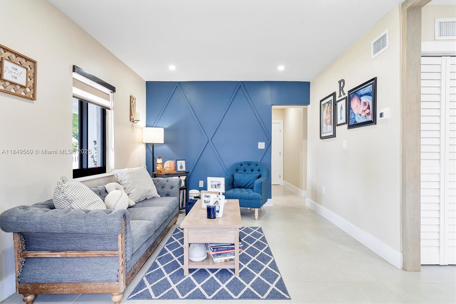 266 W 38th St, Hialeah, FL, 33012/$579,900 4 266 W 38th St
