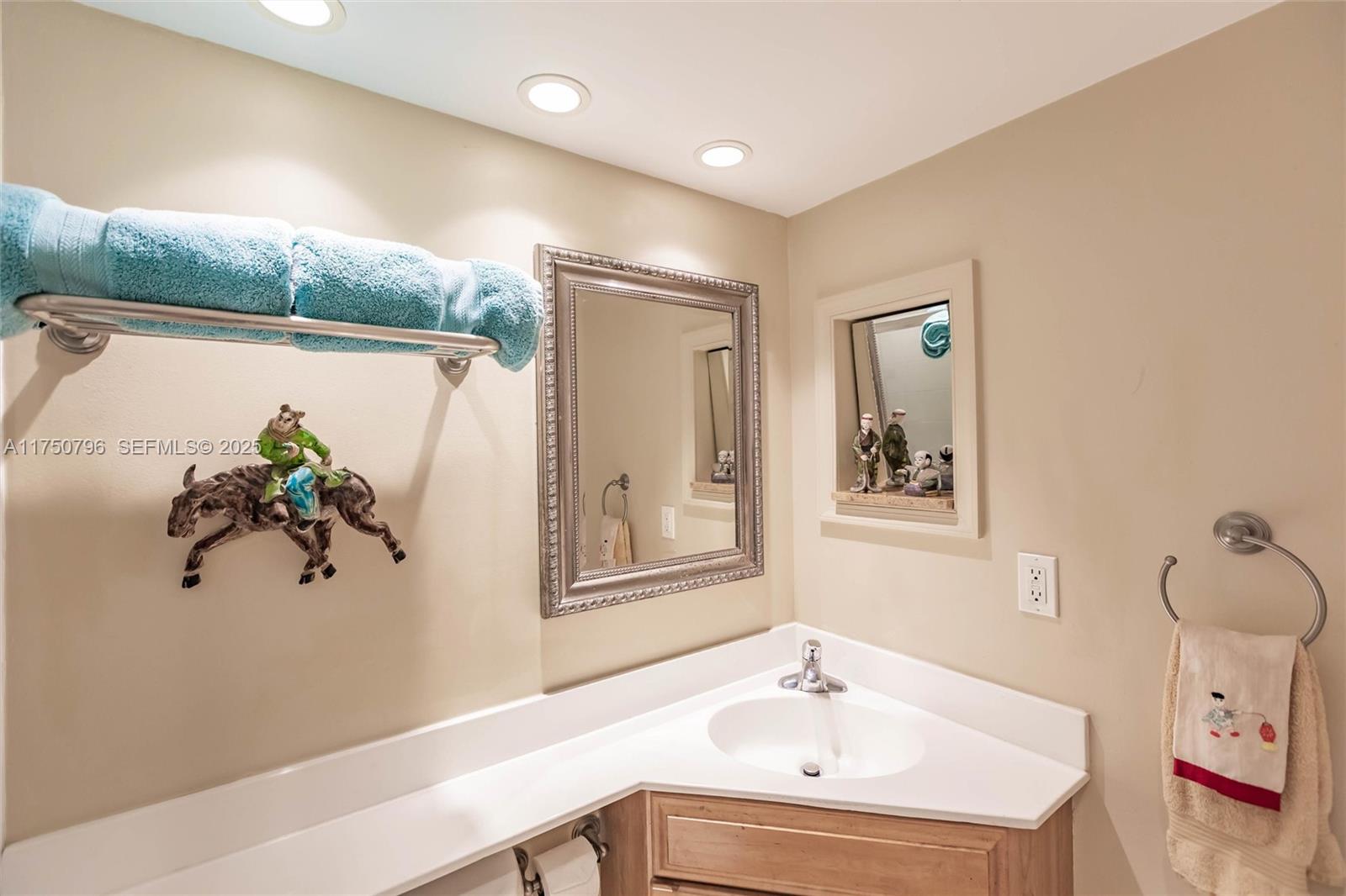 OCEANAGE CONDO - Residential