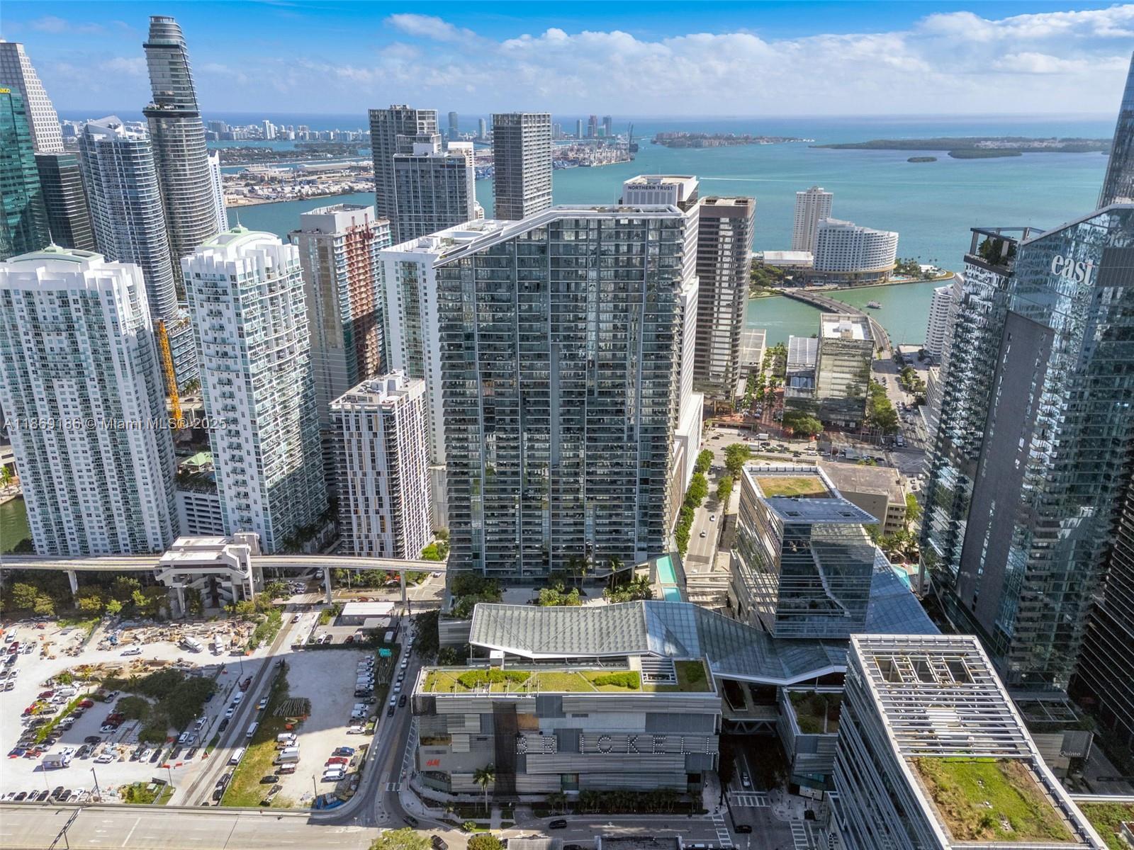 REACH CONDO - Residential