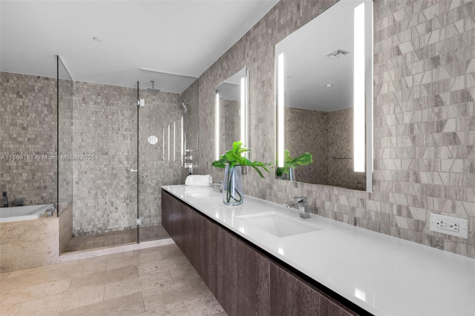 REACH CONDO - Residential