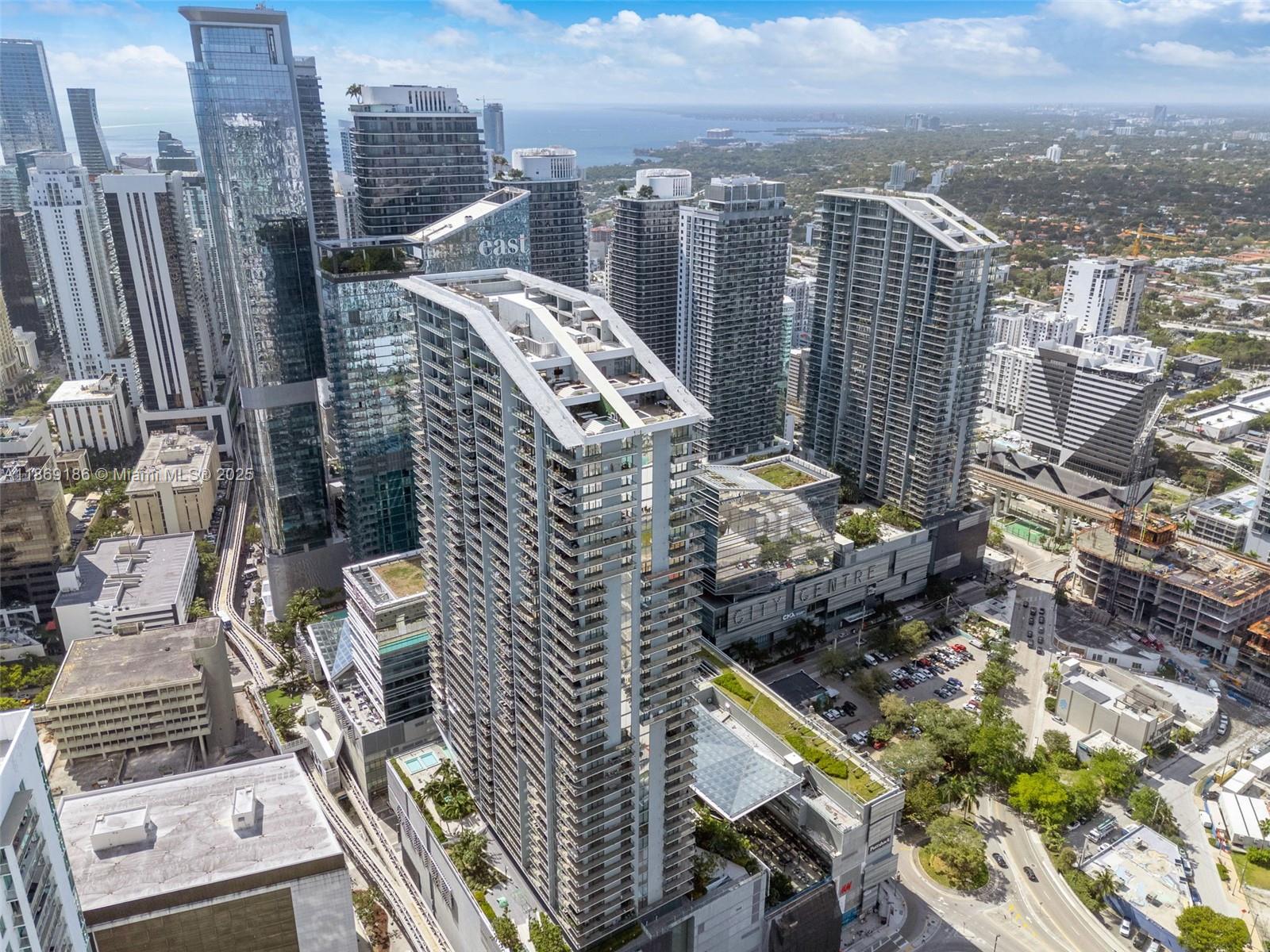 REACH CONDO - Residential