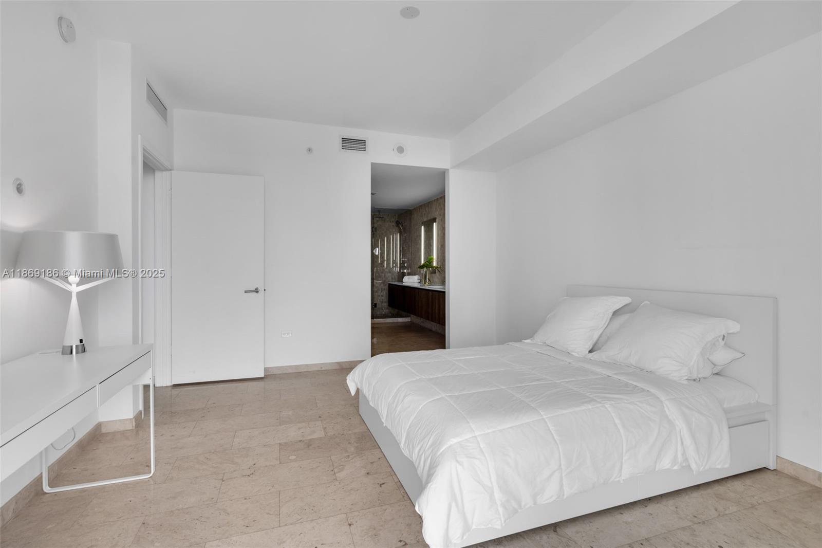 REACH CONDO - Residential