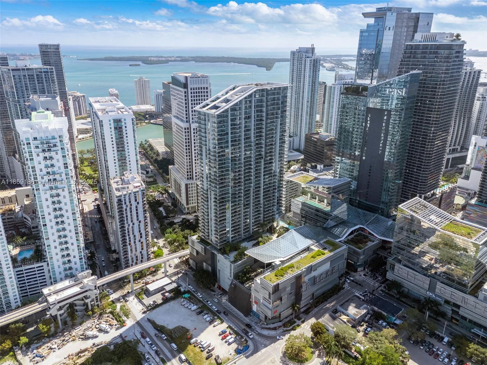 REACH CONDO - Residential