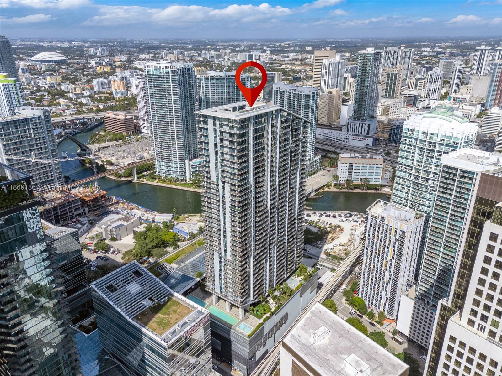 REACH CONDO - Residential