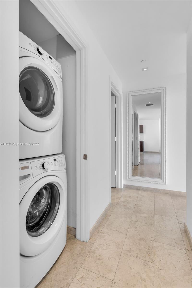 REACH CONDO - Residential