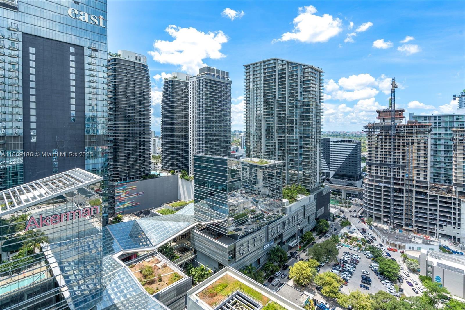 REACH CONDO - Residential