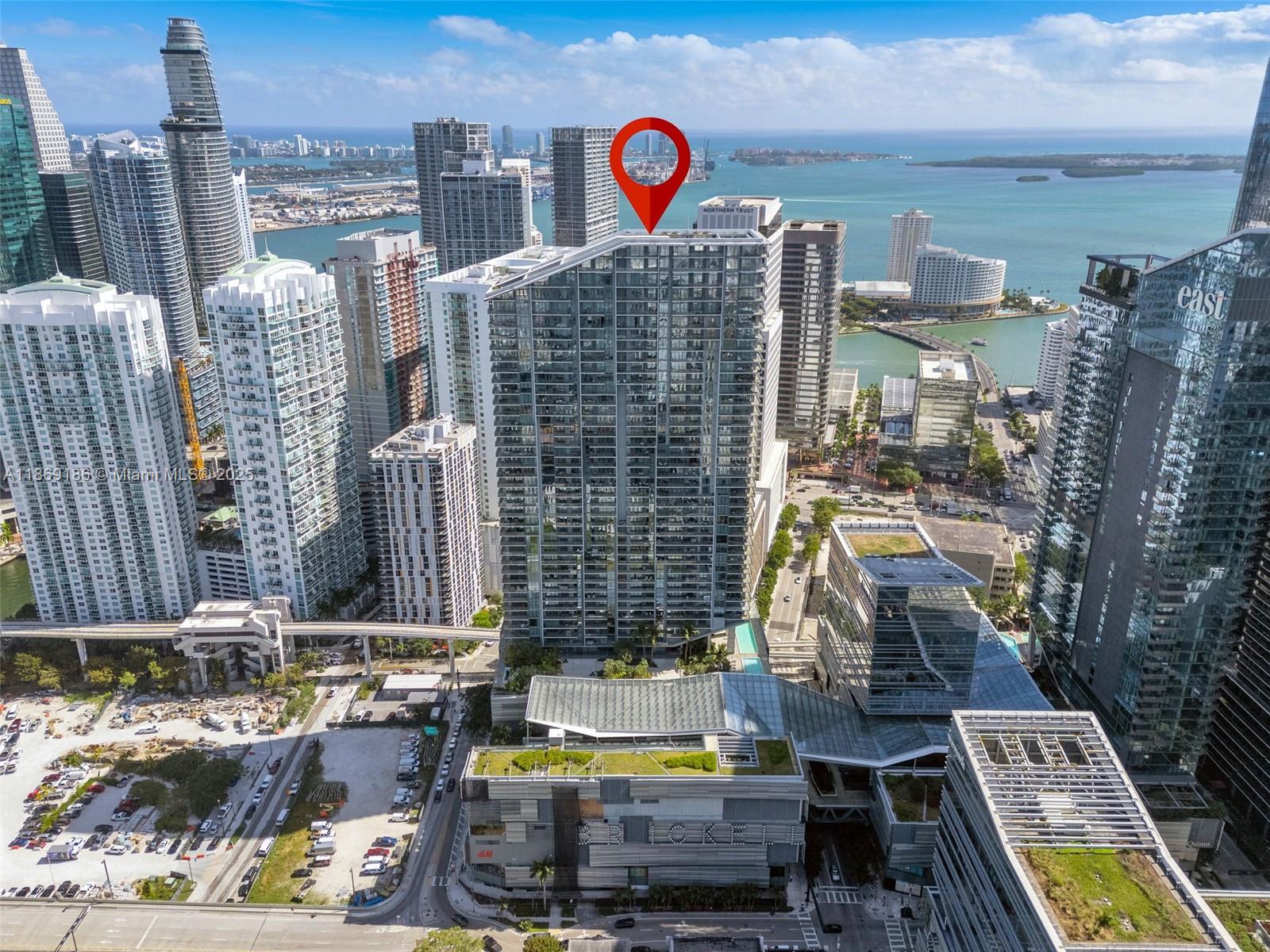 REACH CONDO - Residential