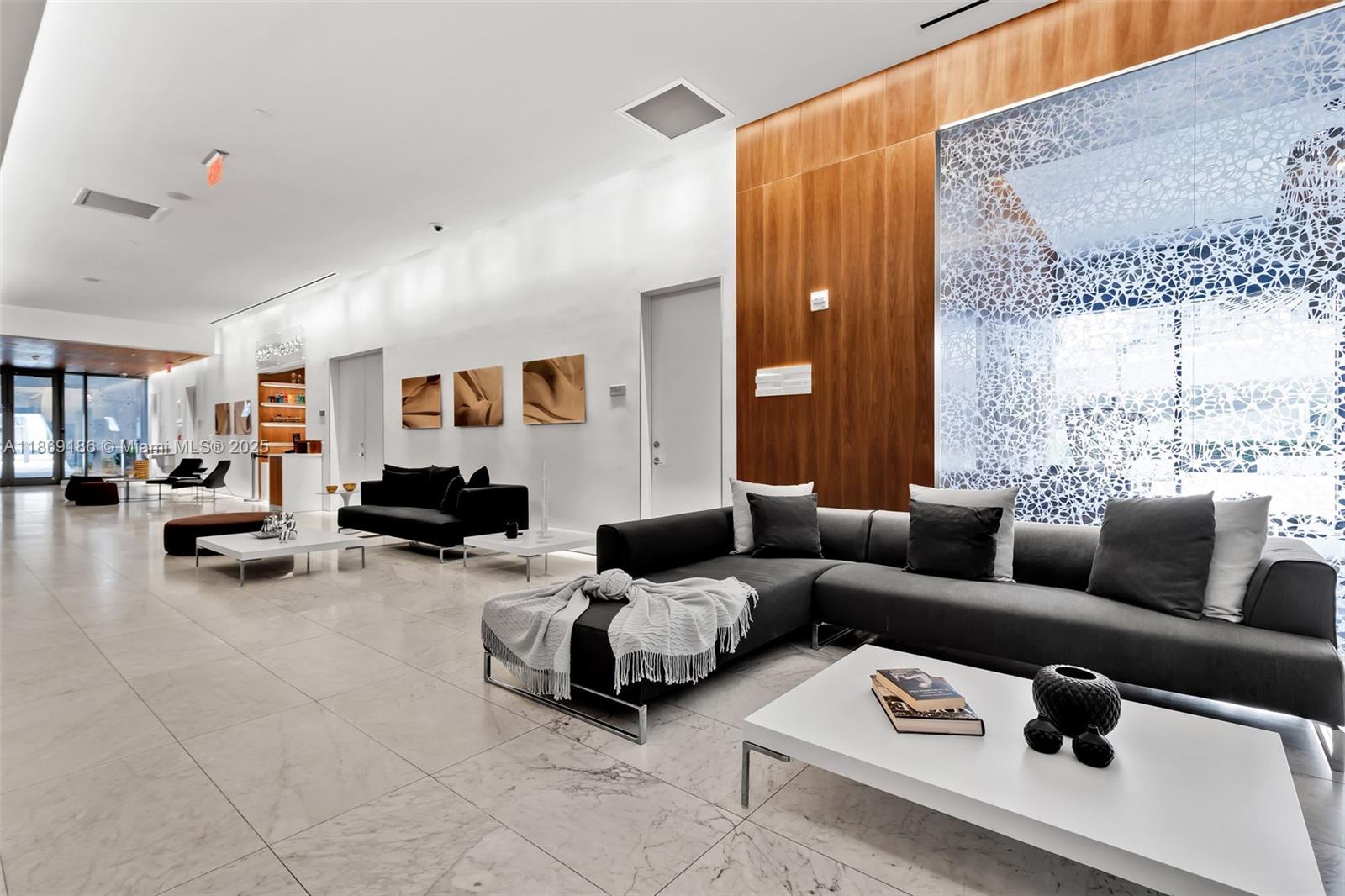 REACH CONDO - Residential