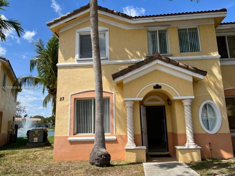 Rental Property at 2712 Se 15th Pl 148, Homestead, Miami-Dade County, Florida - Bedrooms: 3 
Bathrooms: 3  - $2,700 MO.