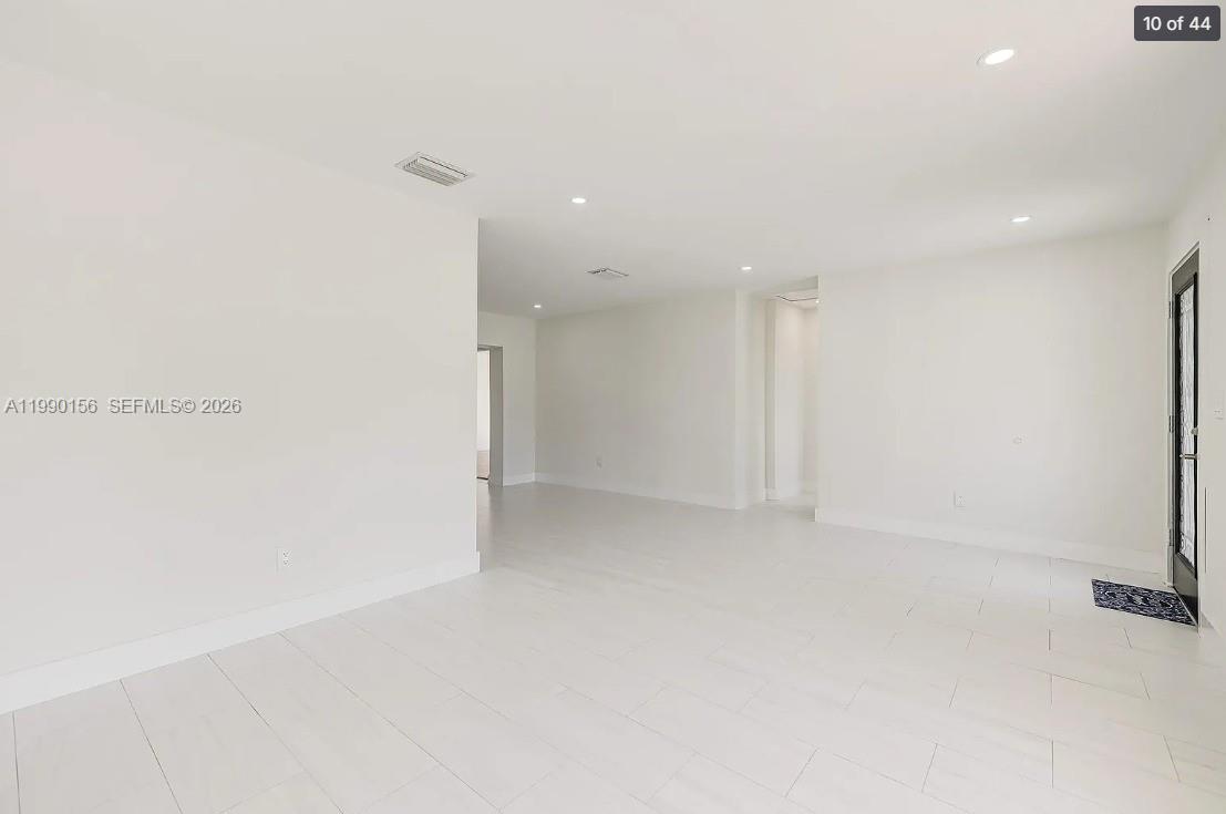MEADOWS PARK - Residential Lease