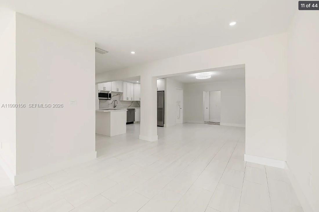 MEADOWS PARK - Residential Lease