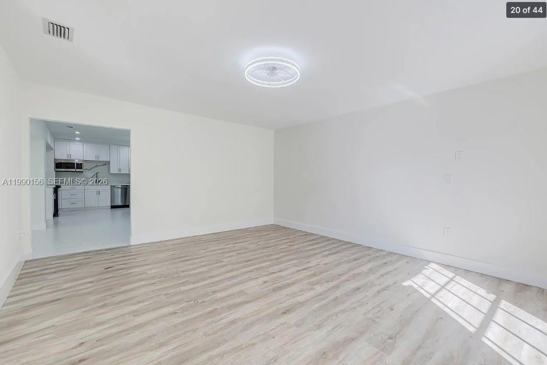 MEADOWS PARK - Residential Lease