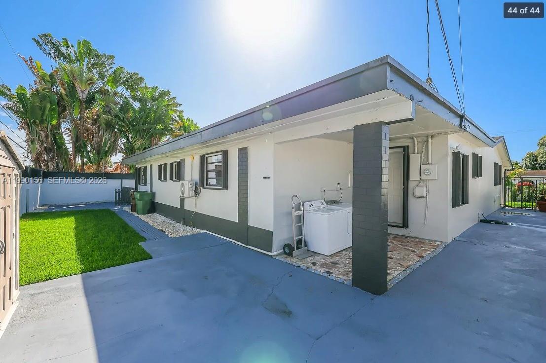 MEADOWS PARK - Residential Lease