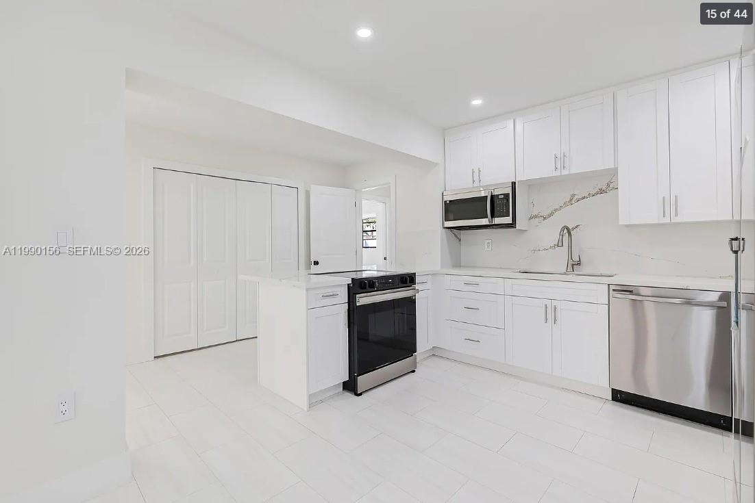 MEADOWS PARK - Residential Lease