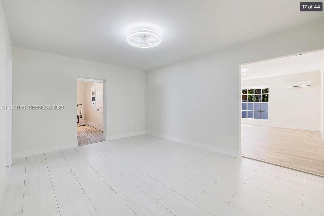 MEADOWS PARK - Residential Lease