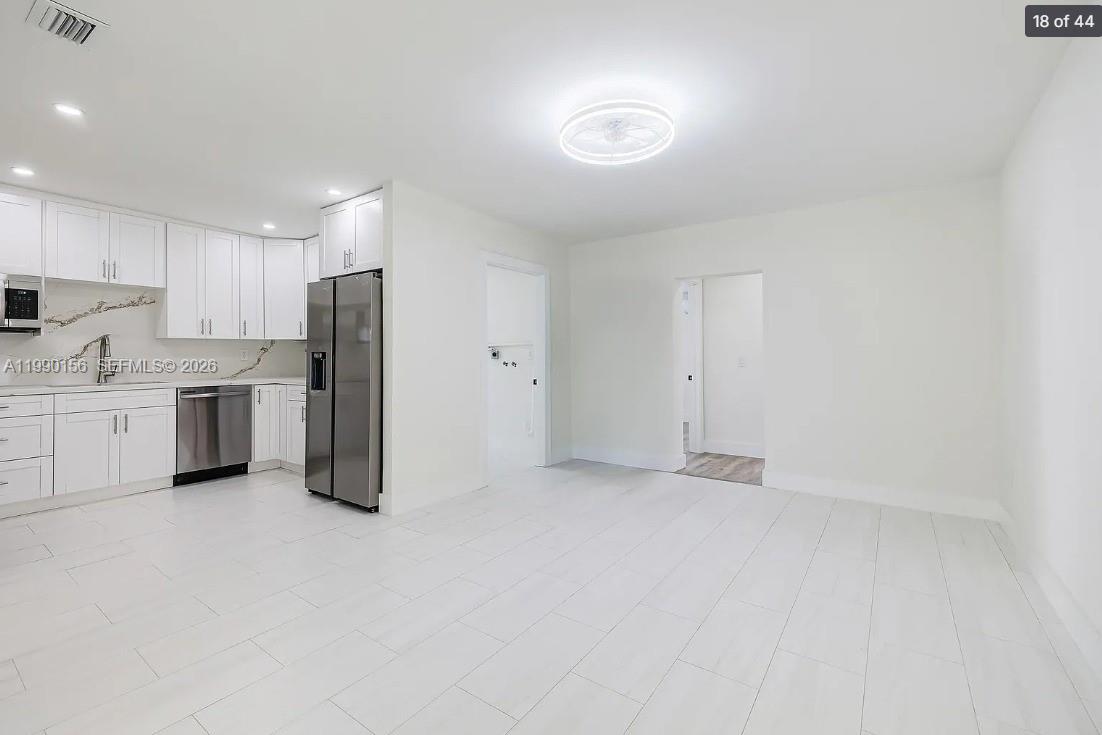MEADOWS PARK - Residential Lease