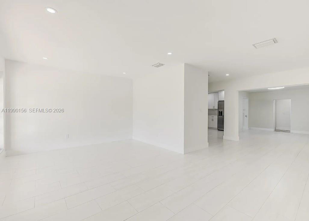 MEADOWS PARK - Residential Lease