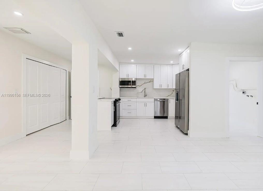 MEADOWS PARK - Residential Lease