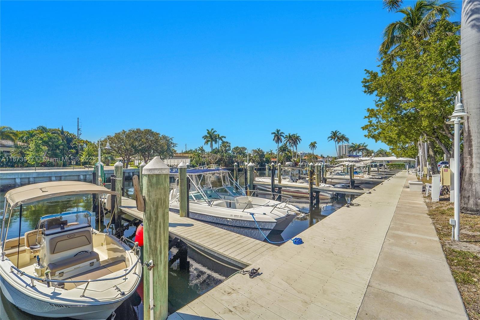 PALM CLUB CO-OP - Residential