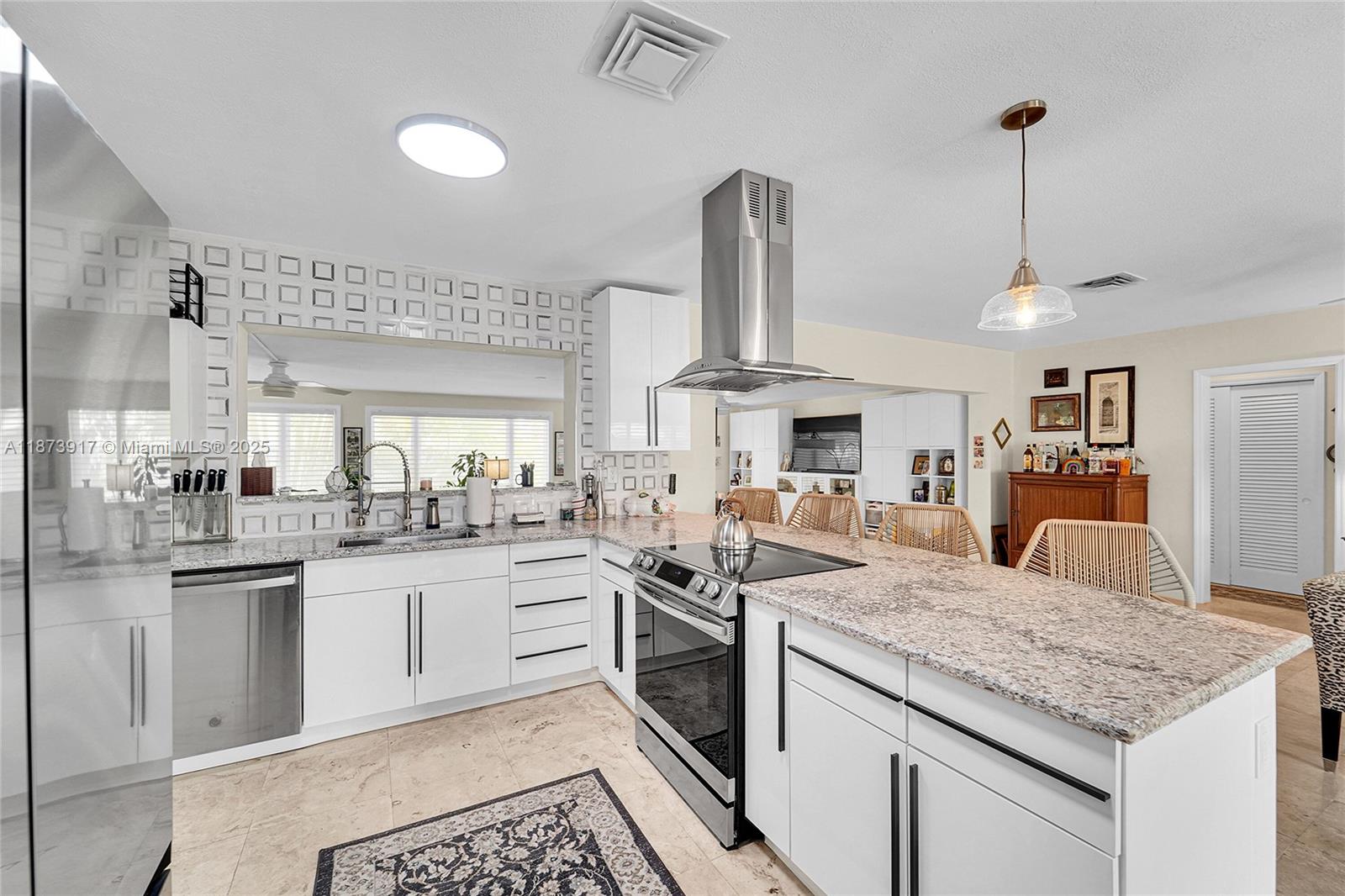 PALM CLUB CO-OP - Residential