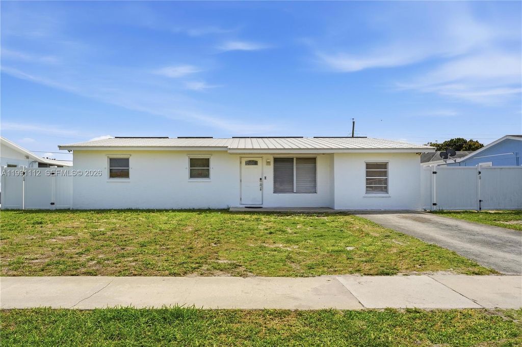 Photo of 3352 Taconic Dr, West Palm Beach, FL 33406 (MLS # A11991112)