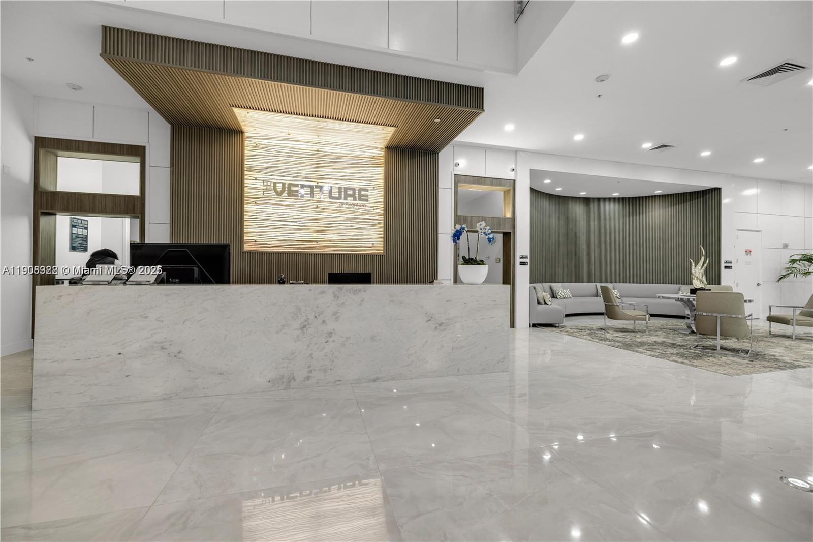 VENTURE AT AVENTURA WEST - Residential Lease