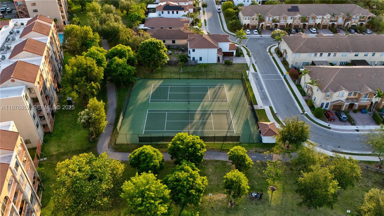 FONTAINEBLEAU WEST NORTH - Residential