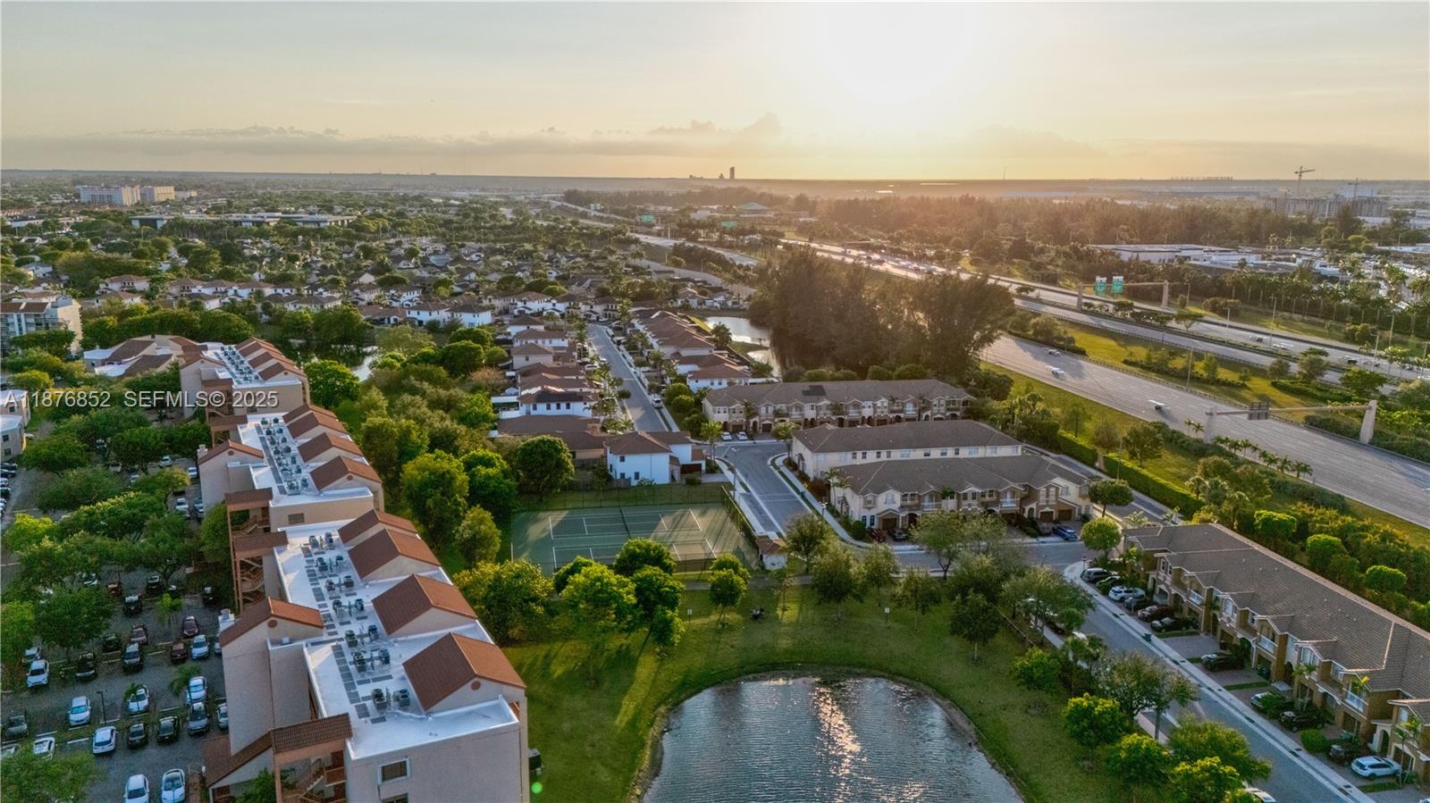 FONTAINEBLEAU WEST NORTH - Residential