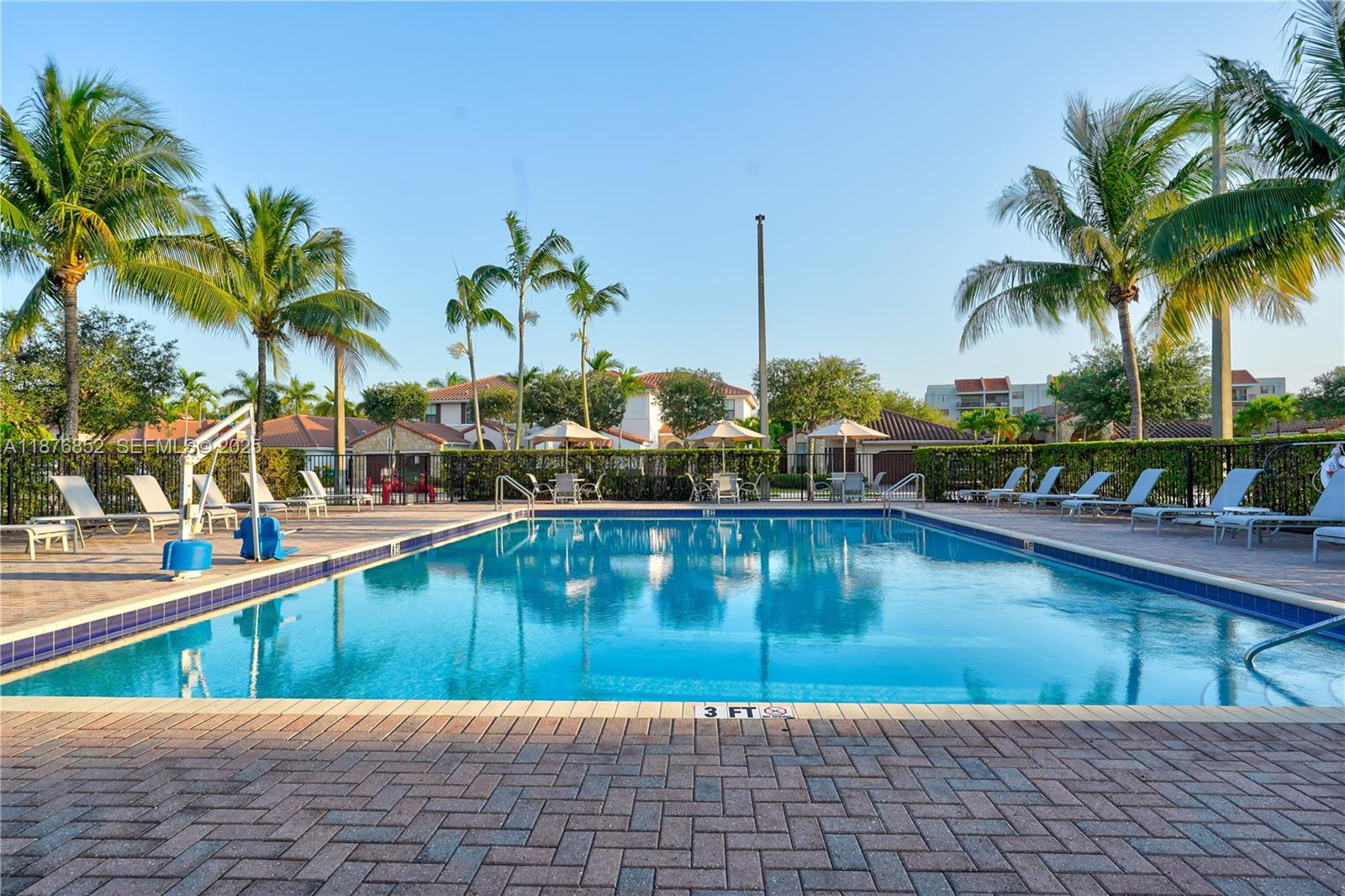 FONTAINEBLEAU WEST NORTH - Residential