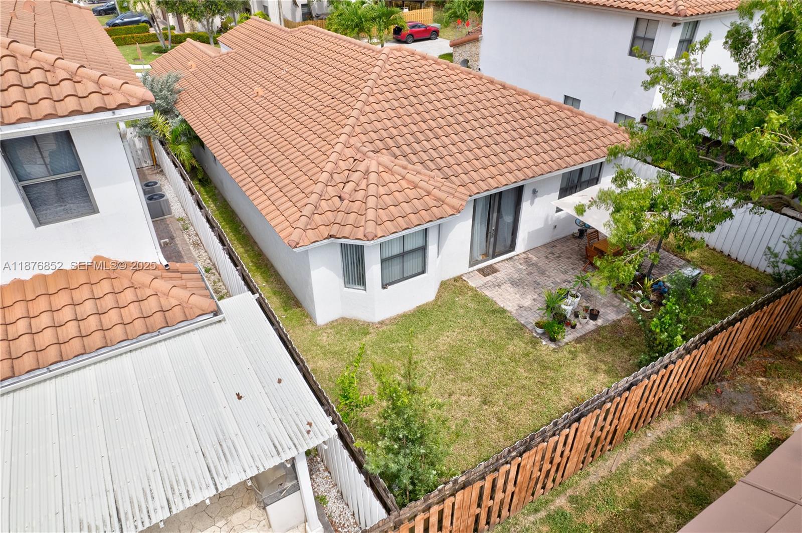 FONTAINEBLEAU WEST NORTH - Residential