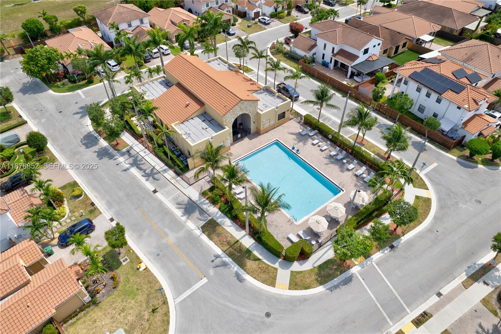 FONTAINEBLEAU WEST NORTH - Residential