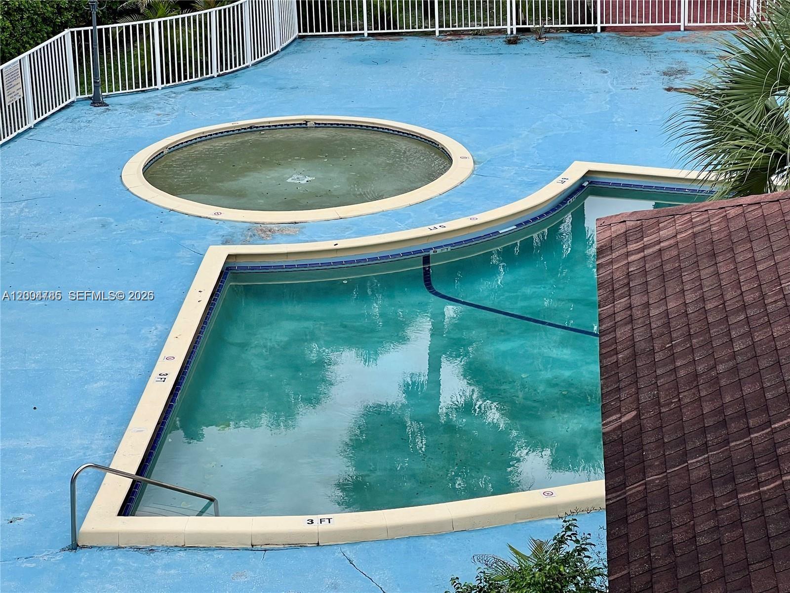 LAKEVIEW GARDENS AT MIAMI - Residential