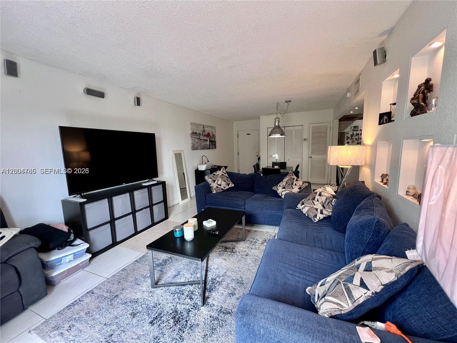 LAKEVIEW GARDENS AT MIAMI - Residential