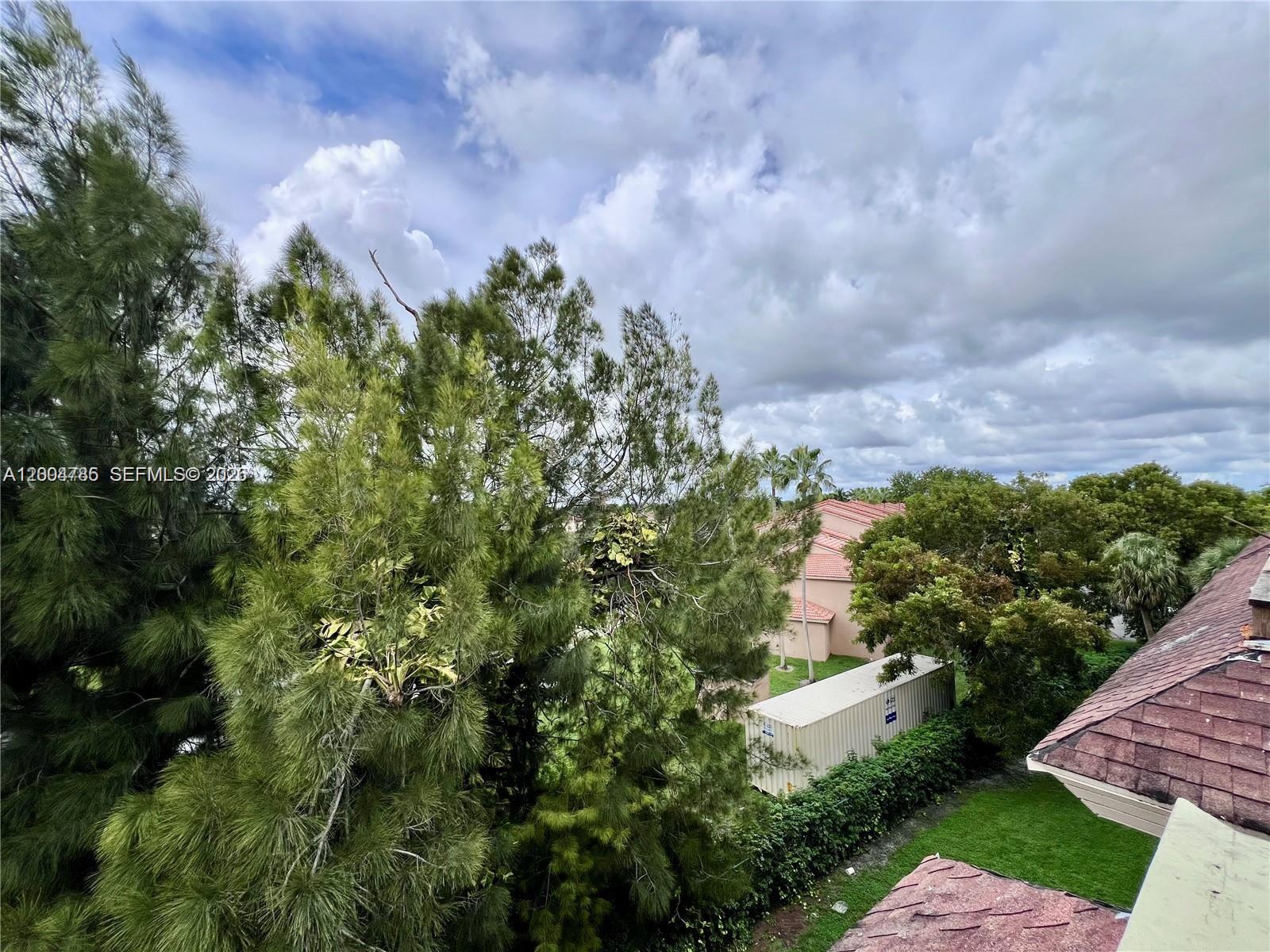 LAKEVIEW GARDENS AT MIAMI - Residential