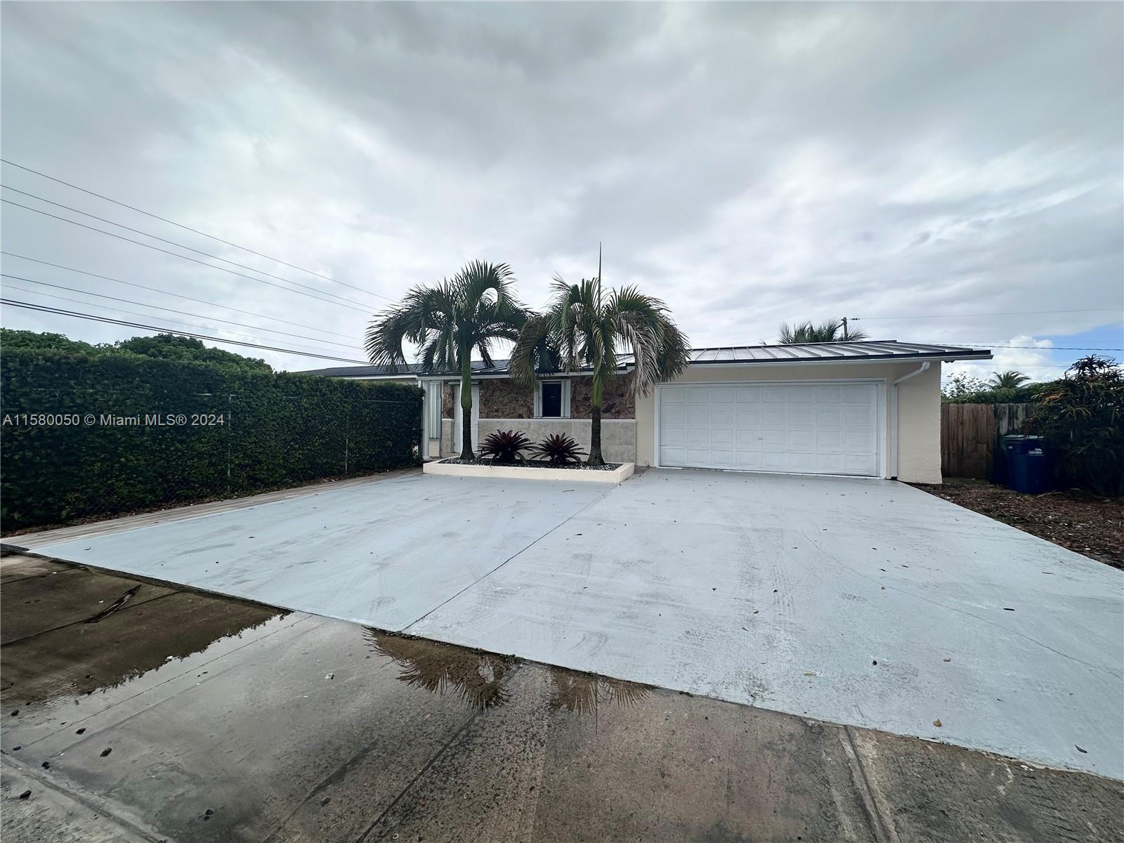 18702 Sw 307th St St, Homestead, Miami-Dade County, Florida - 4 Bedrooms  
2 Bathrooms - 