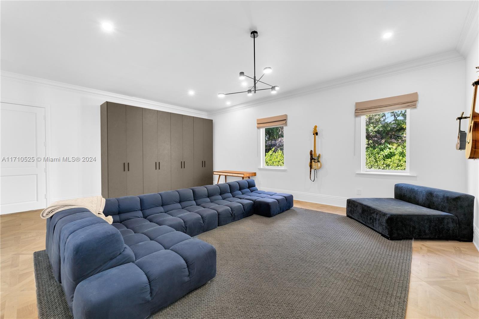 SOUTHERN GARDENS 1ST ADDN - Residential