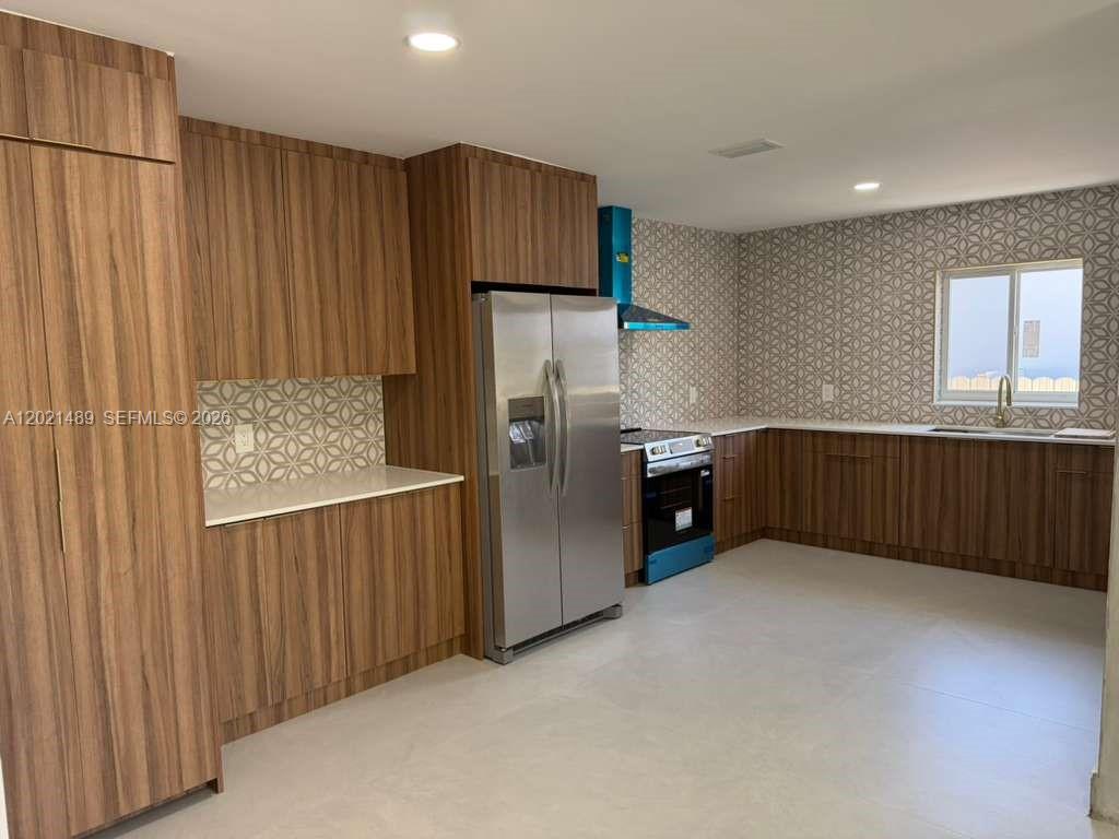SEVENTH AVE PARK - Residential