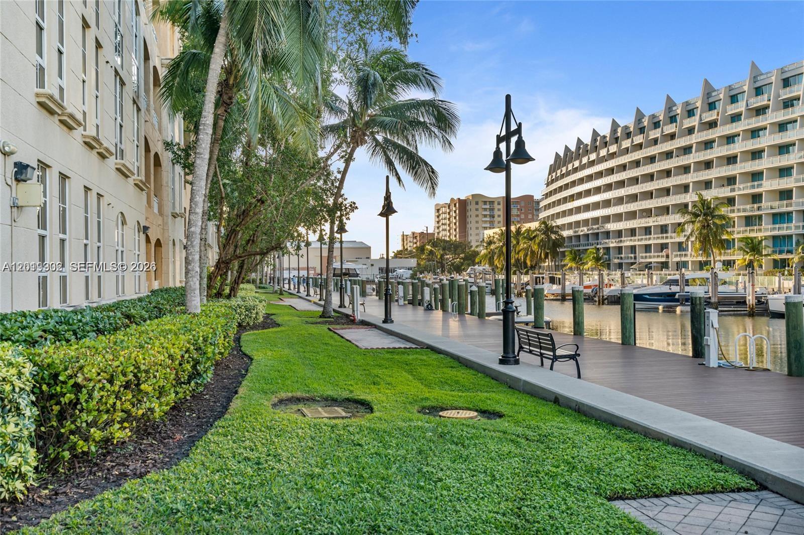 ALAQUA CONDO - Residential