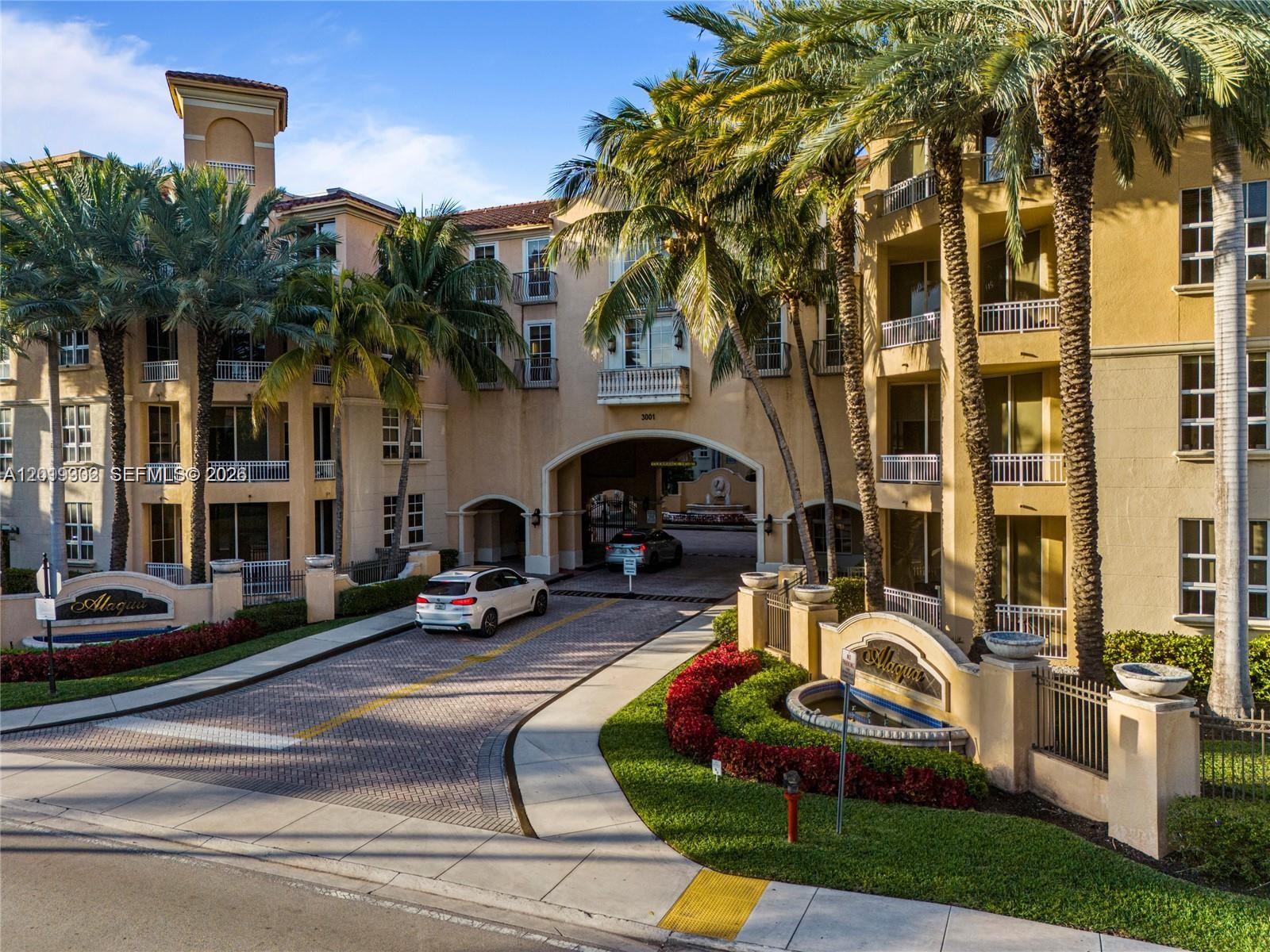 ALAQUA CONDO - Residential