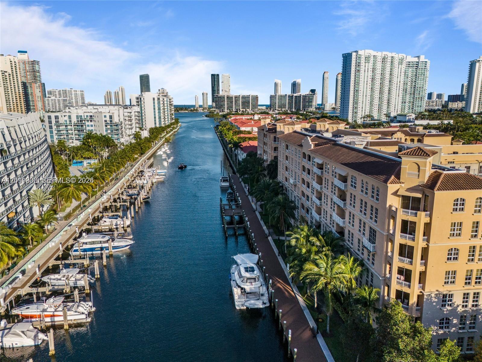 ALAQUA CONDO - Residential