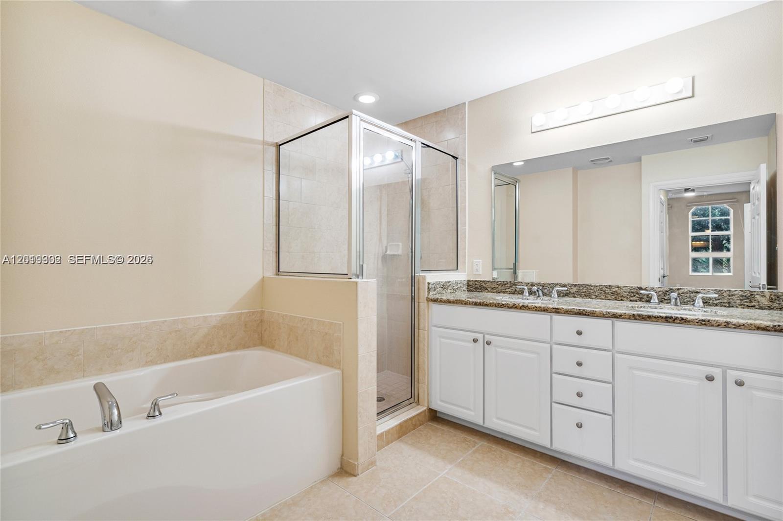 ALAQUA CONDO - Residential